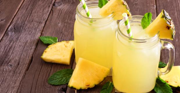 Suco detox de abacaxi com linhaça